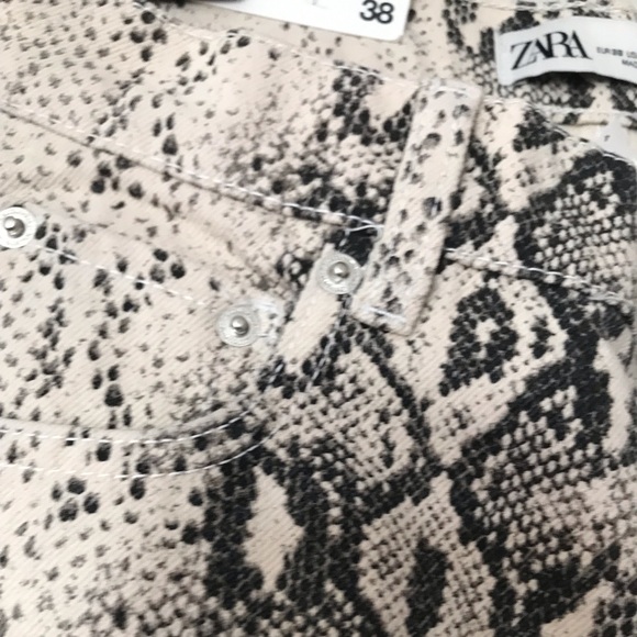 White Snake Print 90’s Wide Leg Jean - Picture 3 of 6